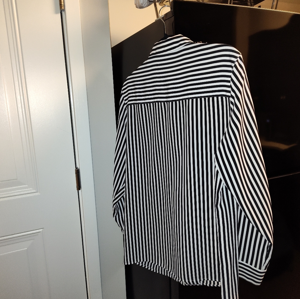 Blouse - Picture 3 of 6